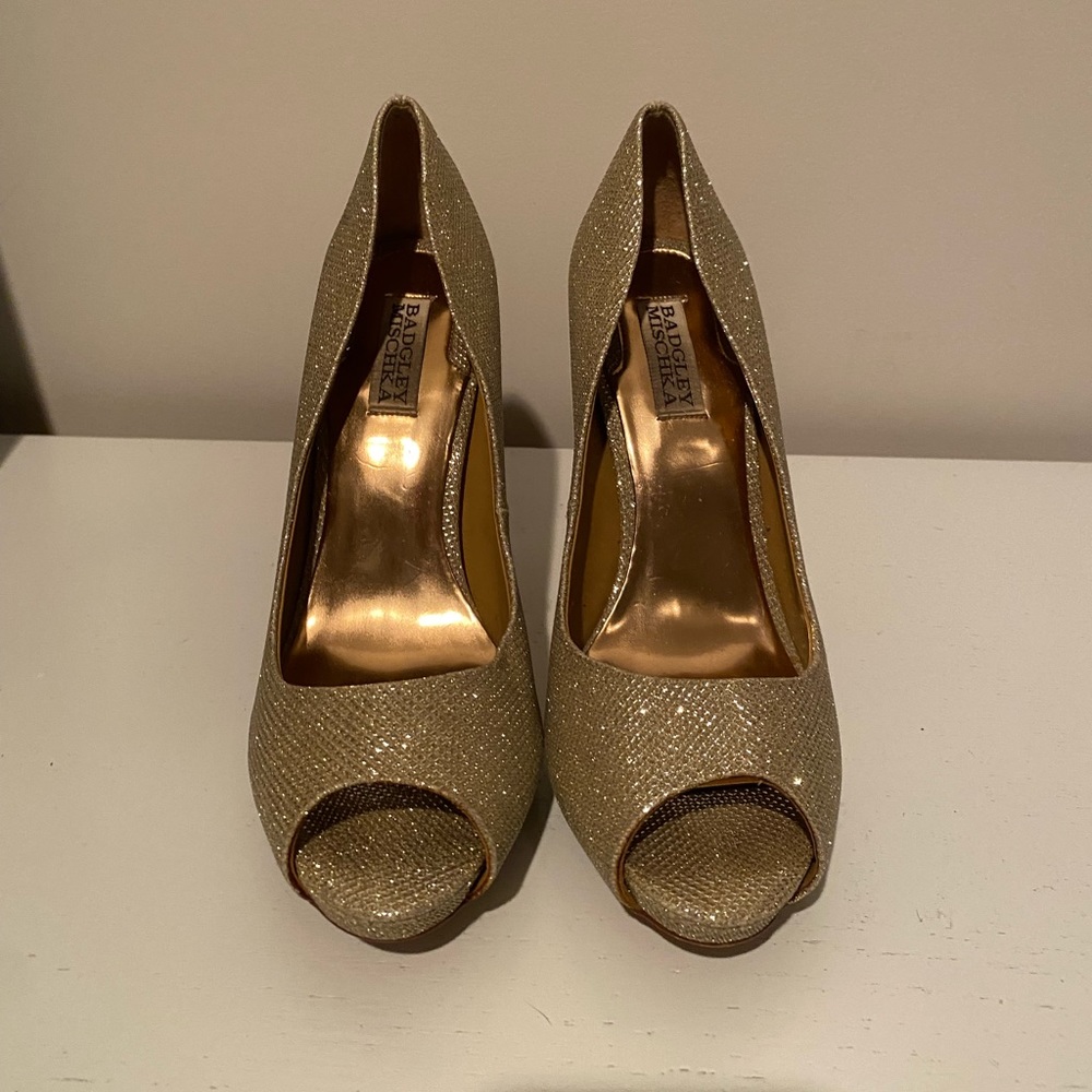 Badgley Mischka Sparkly Champagne 5” Heels Size 8.5